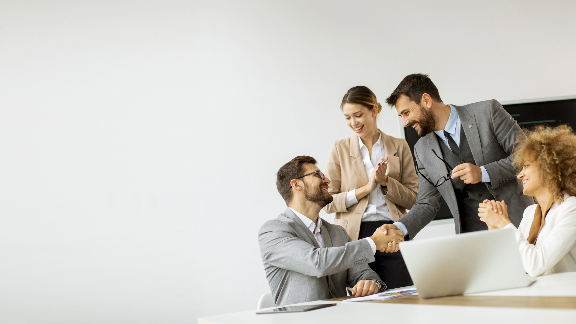 Acompanhamento Personalizado Sessões individuais, adaptadas às suas necessidades e objetivos específicos.